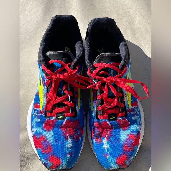 Brooks colorful running shoes - Picture 4 of 9